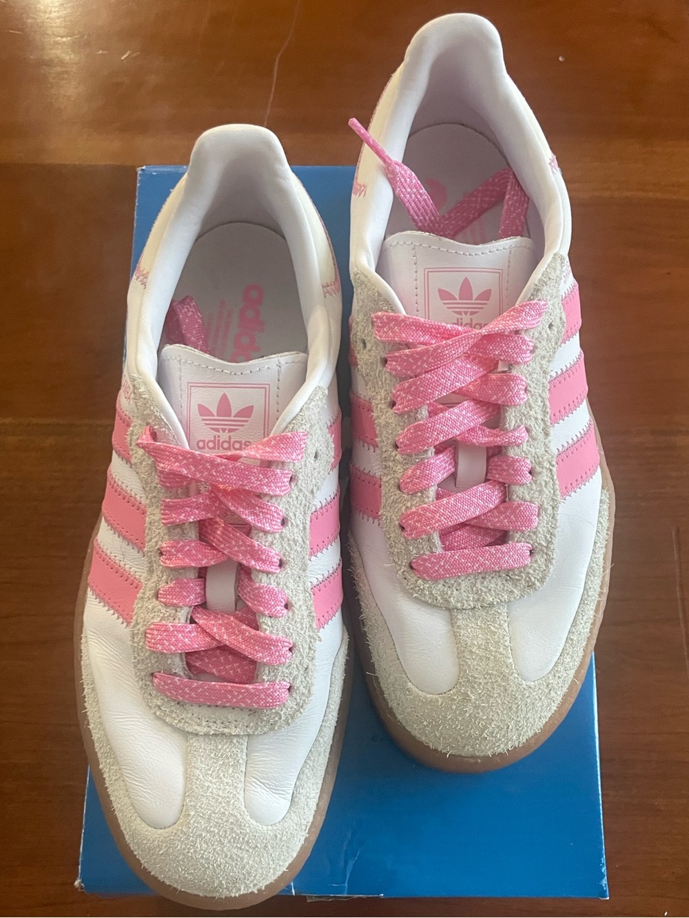 Adidas Women’s Original Sambae OG Sneaker- Size 8